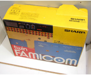 Twin Famicom i box - restaurerad och väl fungerande