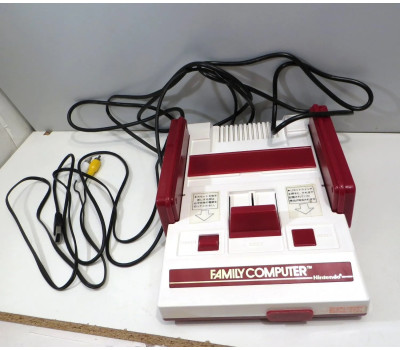Famicom konsol med AV-utgång, USB