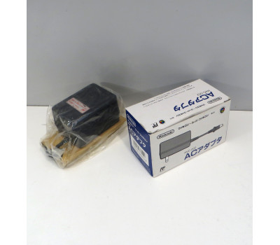 Famicom / SFC Strömadapter HVC-002 boxad, japansk