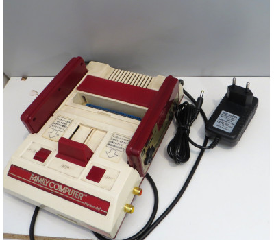 Famicom konsol med AV-utgång