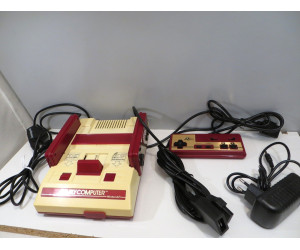 Famicom original konsol med NESRGB Famicom original konsol med NESRGB