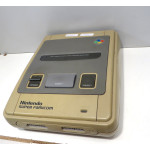 Super Famicom konsol (tidig modell, gulnad)