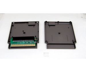 Adapter för Famicom-spel på NES + skal