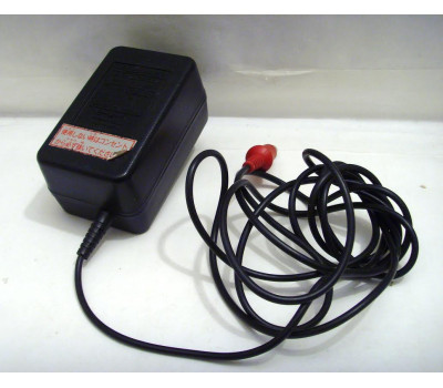 Famicom Disk System Strömadapter (original), HVC-025